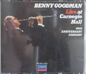 Benny Goodman, Live at Carnegie Hall: Eine Jubiläums Einspielung aus der Carnegie Hall, die Aufnahme versetzt den Zuhörer , wegen der ausgezeichnete Akustik der alten Carnegie Halle  förmlich in selbige, die Spielfreude wegen dem Jubiläum muss den Zuhörer mitreißen. 