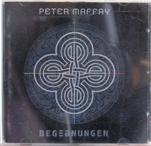 Peter Maffay, Begegnungen: für diese Aufnahmen hat er sich in der ganzen Welt neugierig umgesehen und wirklich Individuelle echte Musiker gefunden, er hält sich löblicherweise diskret im Hintergrund, dadurch können die Musiker für sich wirken, die Aufnahme ist eine Inspirierende Musikalische Weltreise.